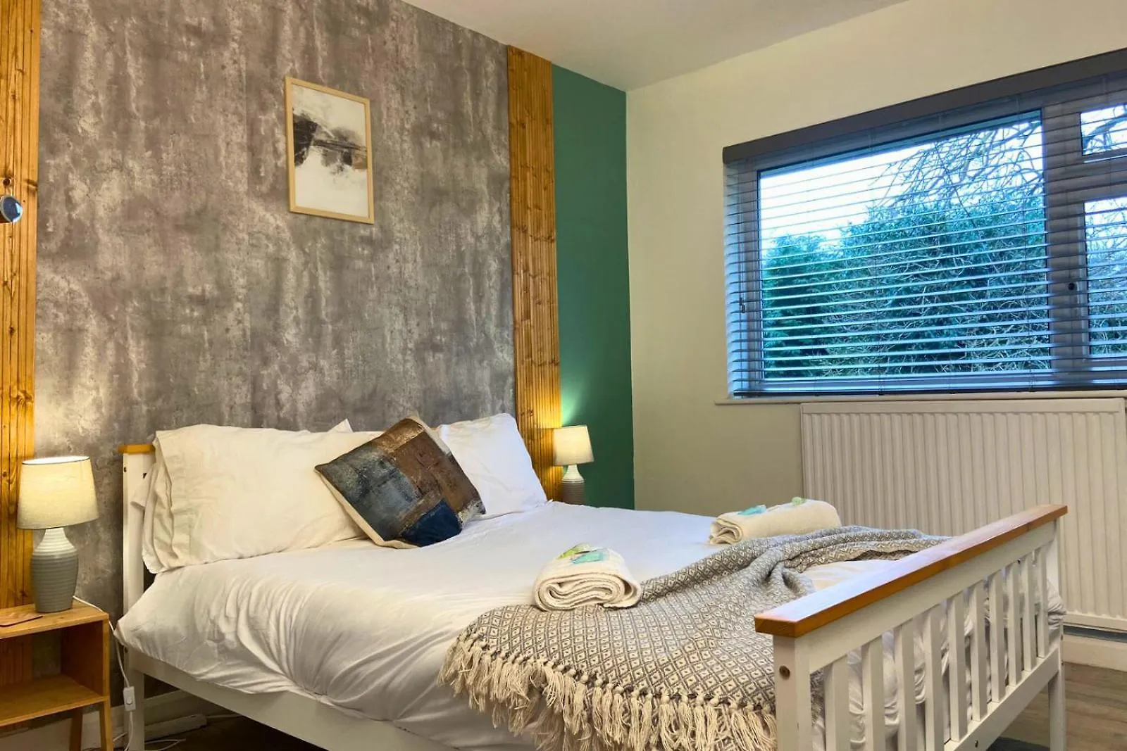 Villa Hot Tub, Pool Table, Log Burner Leeds